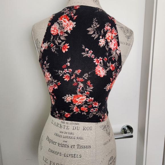 Floral & White Crop Top Undershirts x2 - Picture 6 of 15